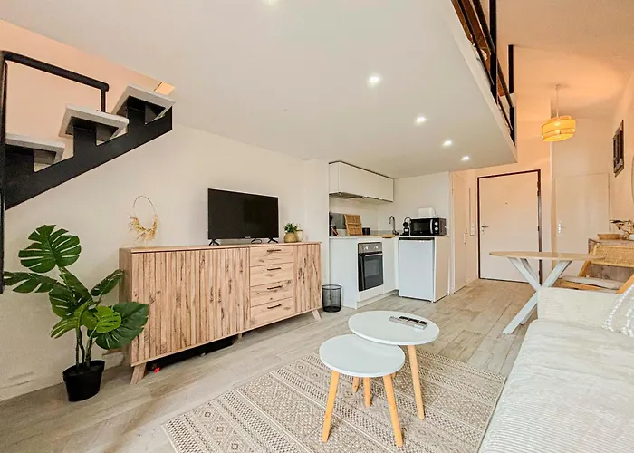 Potiers - Parking, Wifi, 2pers Nice