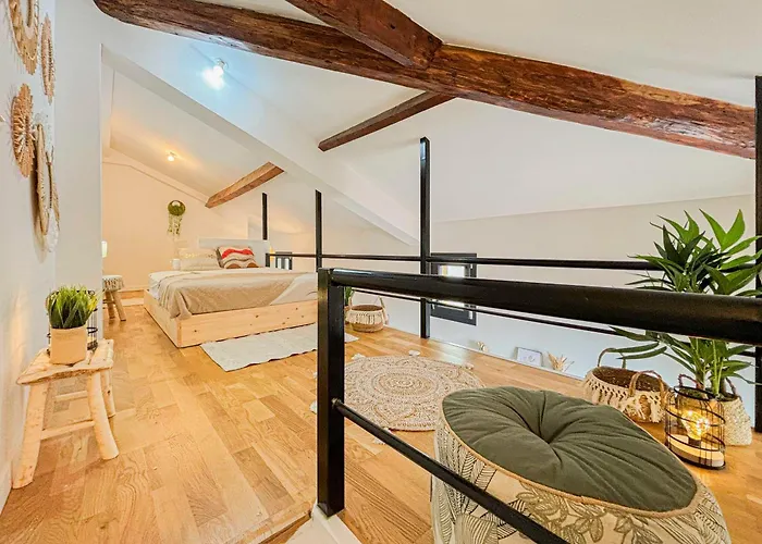 Potiers - Parking, Wifi, 2pers Appartement